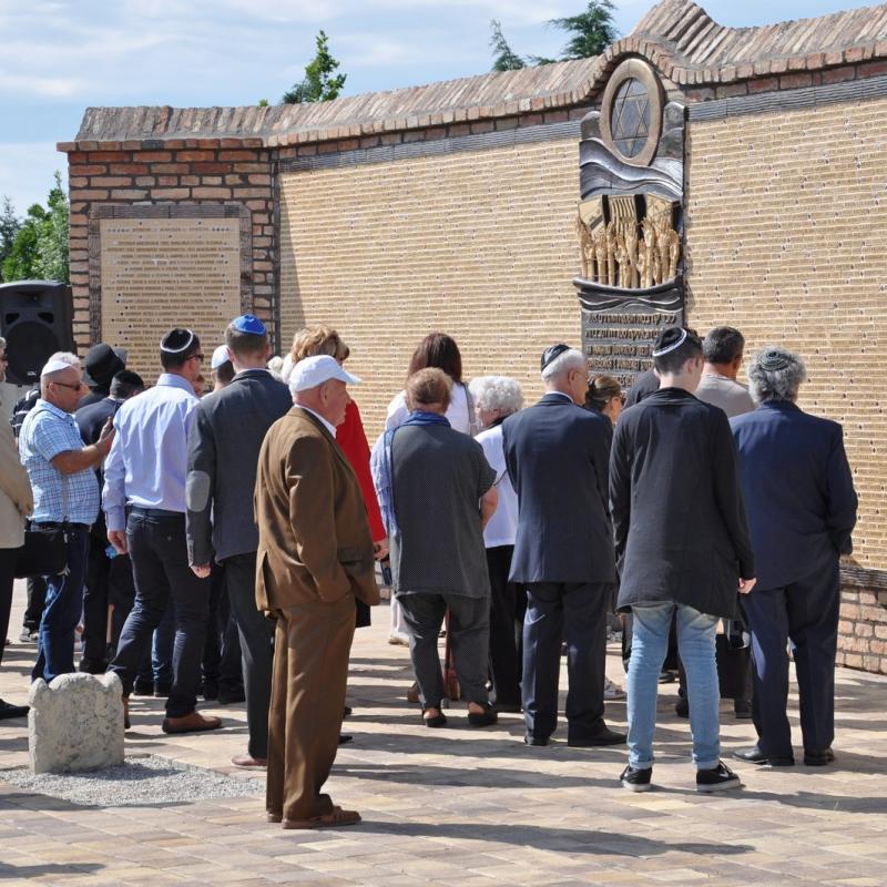 Aszkara 2015 - holokauszt megemlékezés a zsidó temetőben