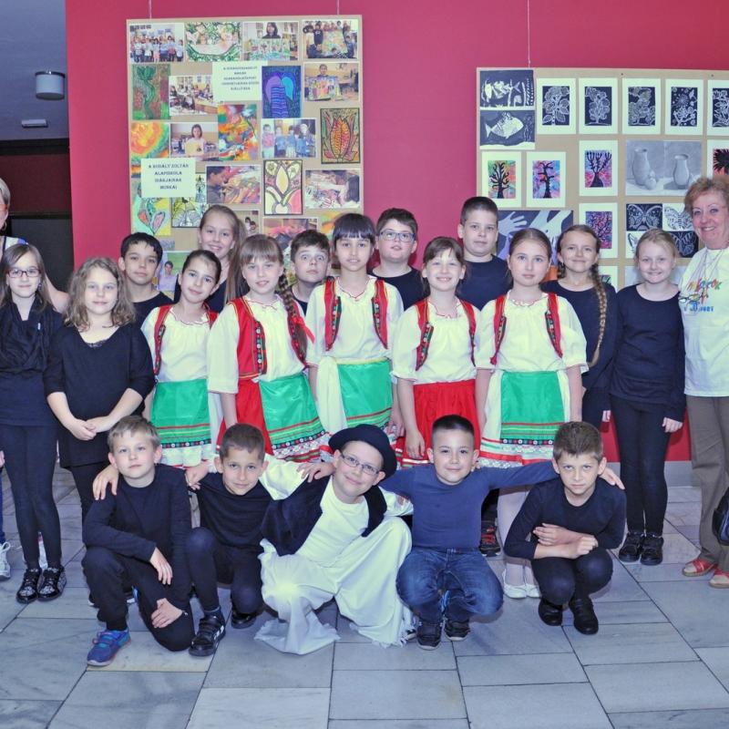 Podunajská Jar – sprievod bábkohereckých  a detských divadelných súborov