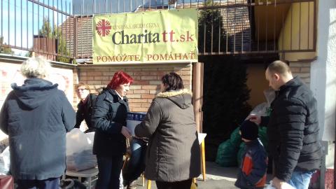Na Bacsákovej ulici otvorili sídlo farskej charity