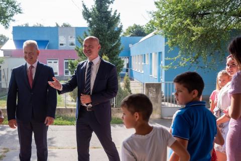 Minister školstva navštívil letnú školu na ZŠ v Smetanovom háji