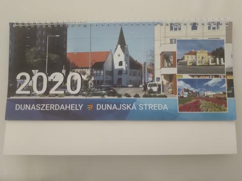 Stolový kalendár 2020 ako darček pre dunajskostredské domácnosti