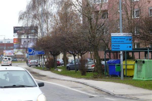 Kétnyelvű  táblák 