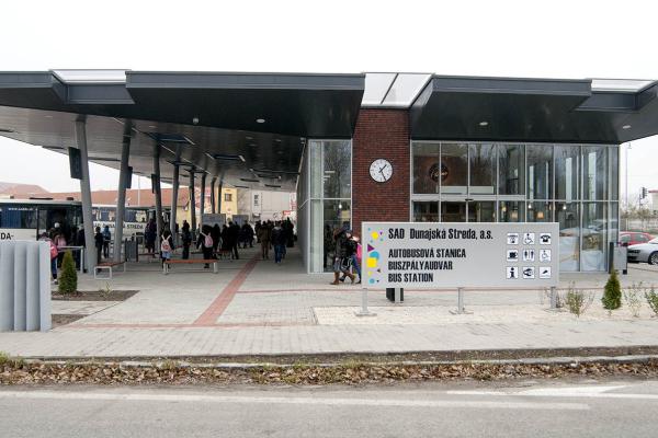 Moderné autobusové nádražie v Dunajskej Strede