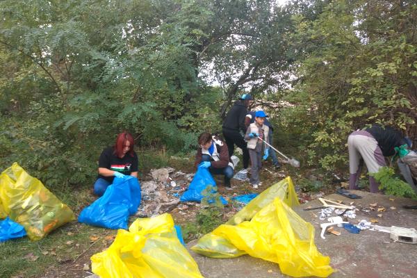 Dobrovoľníci vyčistili od smetí niekoľko častí Dunajskej Stredy