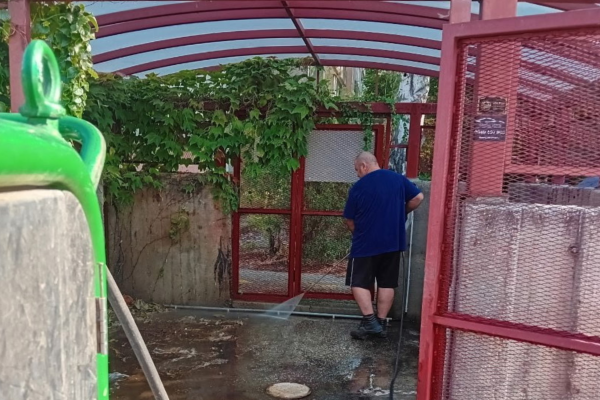 A hulladéktárolók környékét is rendbe tesszük