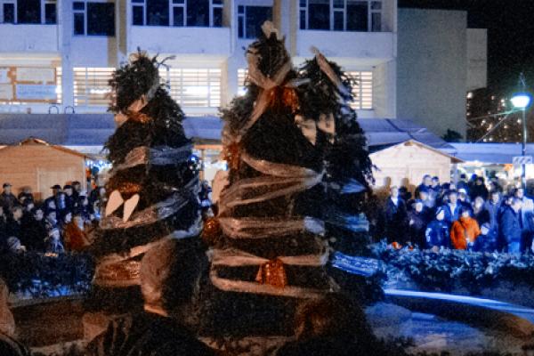 Vianočné trhy a zapálenie adventnej sviečky 27. novembra
