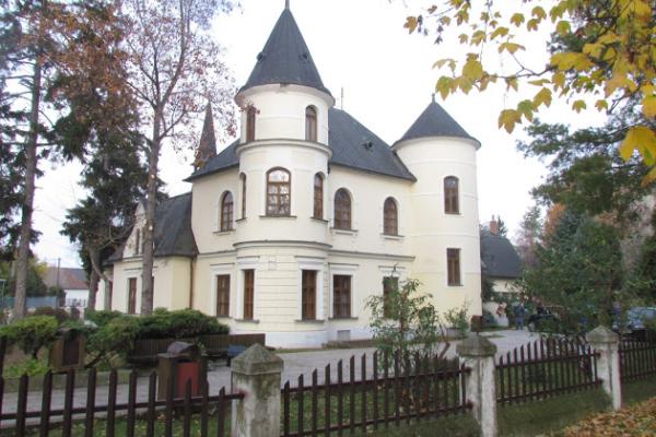 Két hónapig zárva tart 