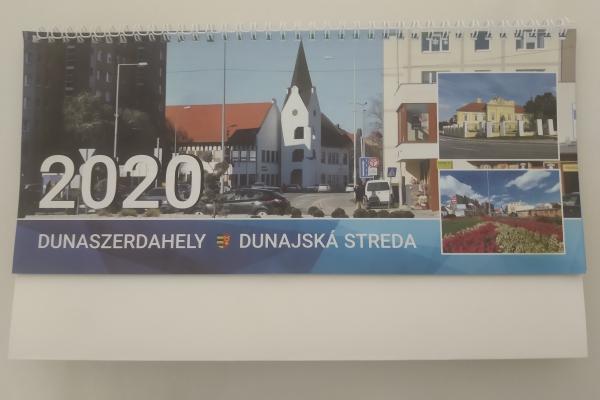2020-as évi asztali naptárt kap minden dunaszerdahelyi háztartás