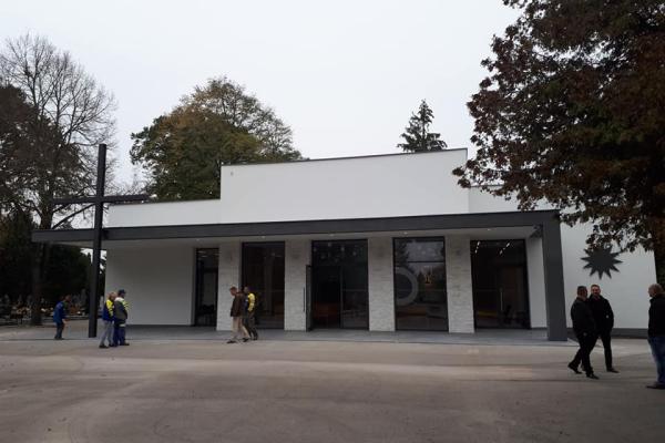 Kívül-belül megújult a Kisudvarnoki úti temető ravatalozója