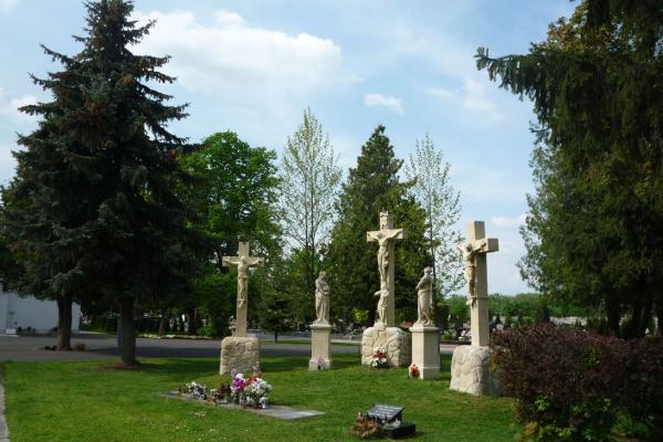 Cintoríny otvorené dlhšie počas sviatku 