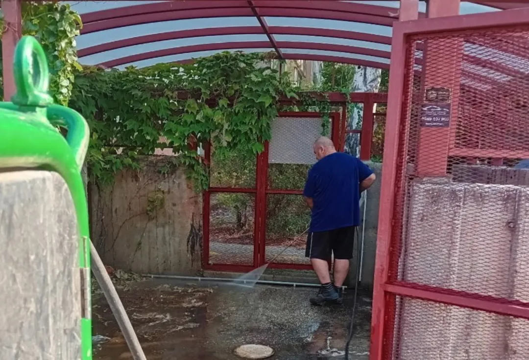 A hulladéktárolók környékét is rendbe tesszük
