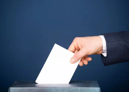 Mozgóurnás szavazás a 2026. október 24-i választásokon – Ki és hogyan igényelheti?